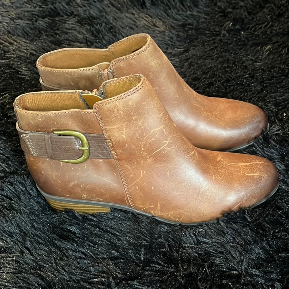 Clarks Brown Ankle Boots with Stacked Heel